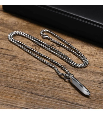 Hosszúkás nemesacél medál nyakláncon Hosszúkás nemesacél medál nyakláncon