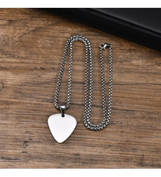 Nemesacél gitárpengető medál nyakláncon