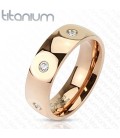Titánium gyűrű CZ kristályokkal, arany bevonattal