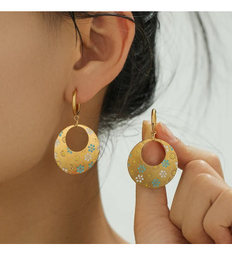 Kör és virágok nemesacél fülbevaló, arany bevonattal