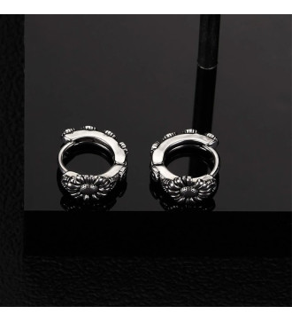 Virágos, antik hatású karika fülbevaló