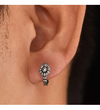 Virágos, antik hatású karika fülbevaló