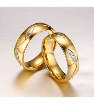 Aranyozott, női karikagyűrű kristályokkal, nemesacélból