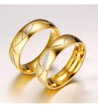 Aranyozott, női karikagyűrű kristályokkal, nemesacélból