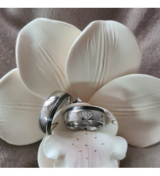 Eclipse, nemesacél férfi karikagyűrű, fekete sávval