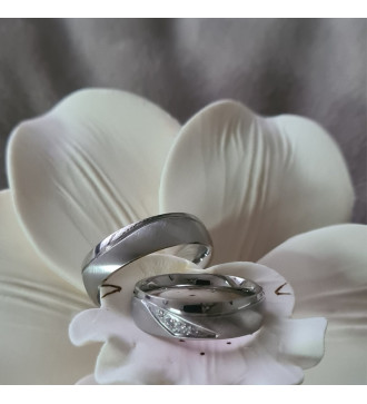 Prémium női nemesacél karikagyűrű kristályokkal