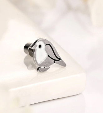 Kismadár nemesacél gyerek fülbevaló, csavaros véggel