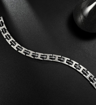 Szilikon-nemesacél karkötő, ezüst sávval