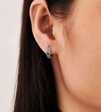 Fekete kristályos, nemesacél karika fülbevaló