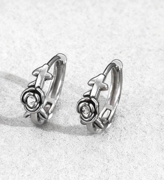 Rózsa díszes nemesacél karika fülbevaló