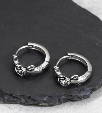 Rózsa díszes nemesacél karika fülbevaló