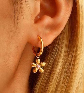 Virág díszes orvosi fém karika fülbevaló, rózsaszín kristállyal