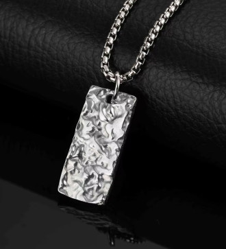 UrbanTexture téglalap nemesacél medál nyakláncon