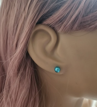 Kék gyöngyös, 3 pár orvosi fém fülbevaló szett, csavaros zárral