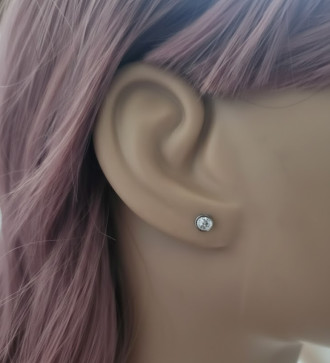Kék gyöngyös, 3 pár orvosi fém fülbevaló szett, csavaros zárral