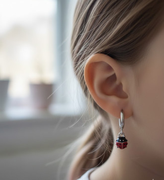 Katica díszes, nemesacél karika fülbevaló