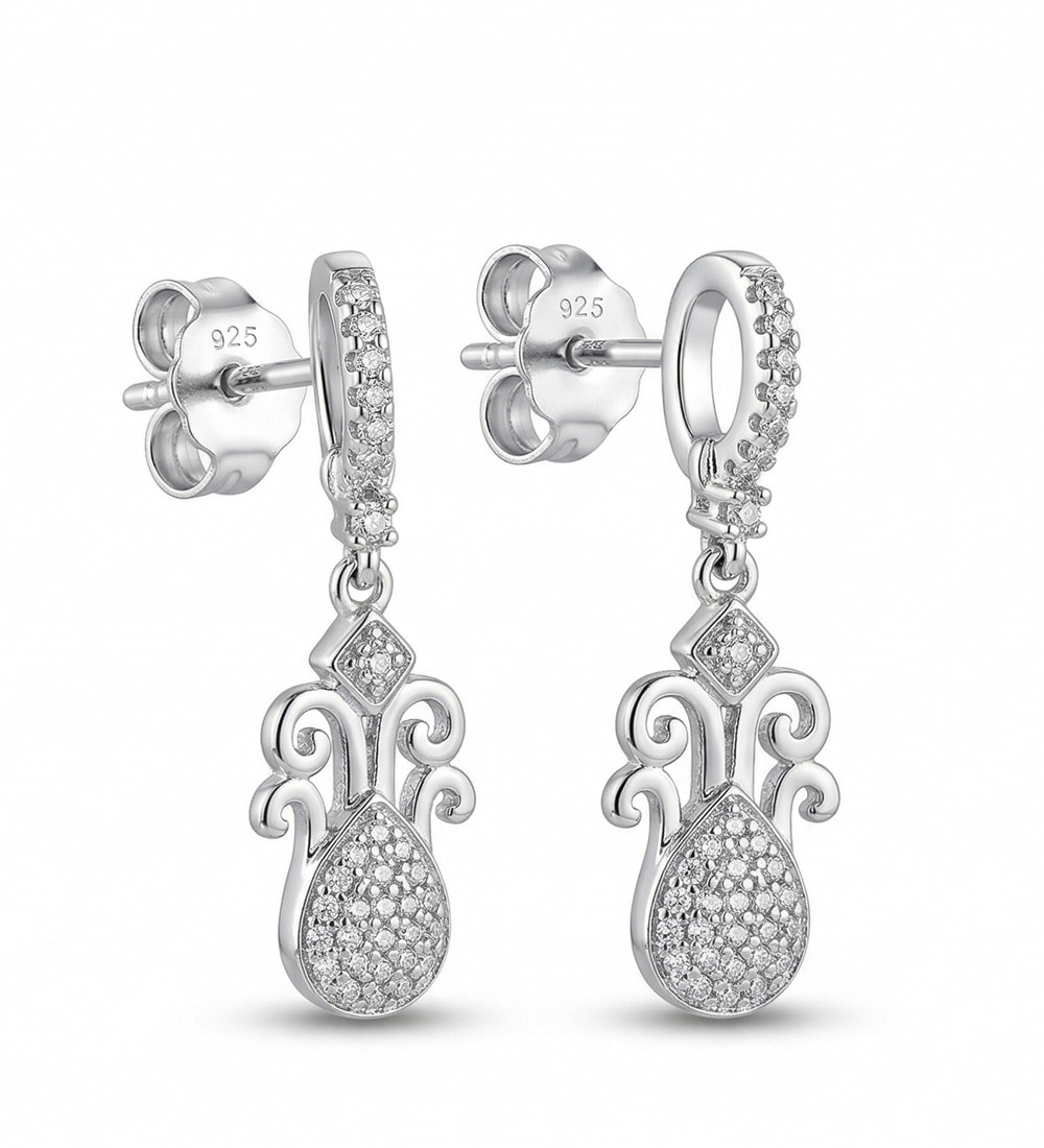 Hosszú fazonú, elegáns ezüst fülbevaló kristályokkal Hosszú fazonú, elegáns ezüst fülbevaló kristályokkal