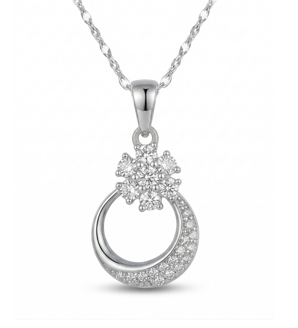 Virág díszes ezüst medál, nyakláncon