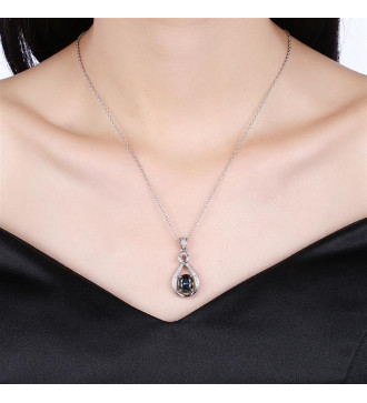 Szivárvány köves, elegáns csepp medál nyaklánccal, ródium bevonattal