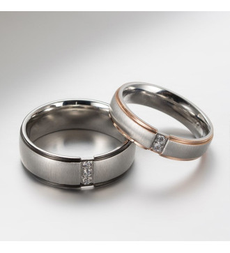 Fekete sávos titánium karikagyűrű férfiaknak