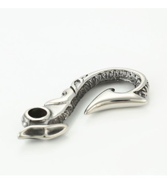 Nemesacél horog medál nyakláncon Nemesacél horog medál nyakláncon