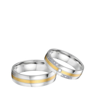 Egyedi, arany sávos női titán karikagyűrű, cirkónia kövekkel