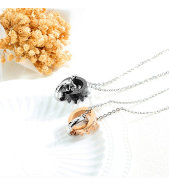 Kristályos koronák, nemesacél páros medál szett nyaklánccal Kristályos koronák, nemesacél páros medál szett nyaklánccal