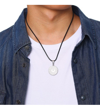 Kör alakú nemesacél medál keresztény imával, fekete nyakláncon Kör alakú nemesacél medál keresztény imával, fekete nyakláncon