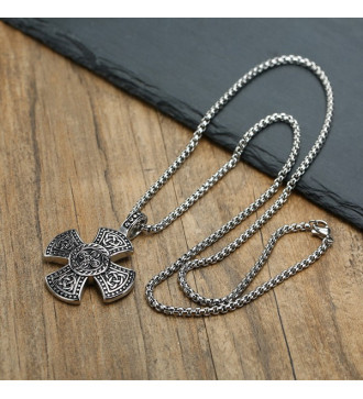 Antikolt nemesacél medál nyakláncon, kelta motívumokkal Antikolt nemesacél medál nyakláncon, kelta motívumokkal