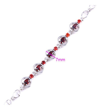 Piros cirkónia köves, ródium bevonatú karkötő