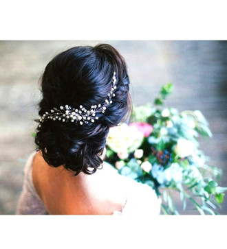 Kézzel készített, gyöngyös esküvői hajfésű